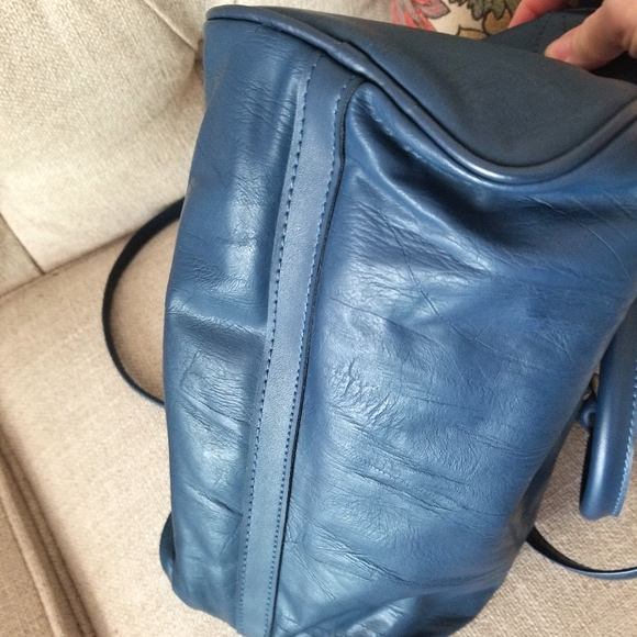 Capezio barrel handbag - Picture 2 of 4